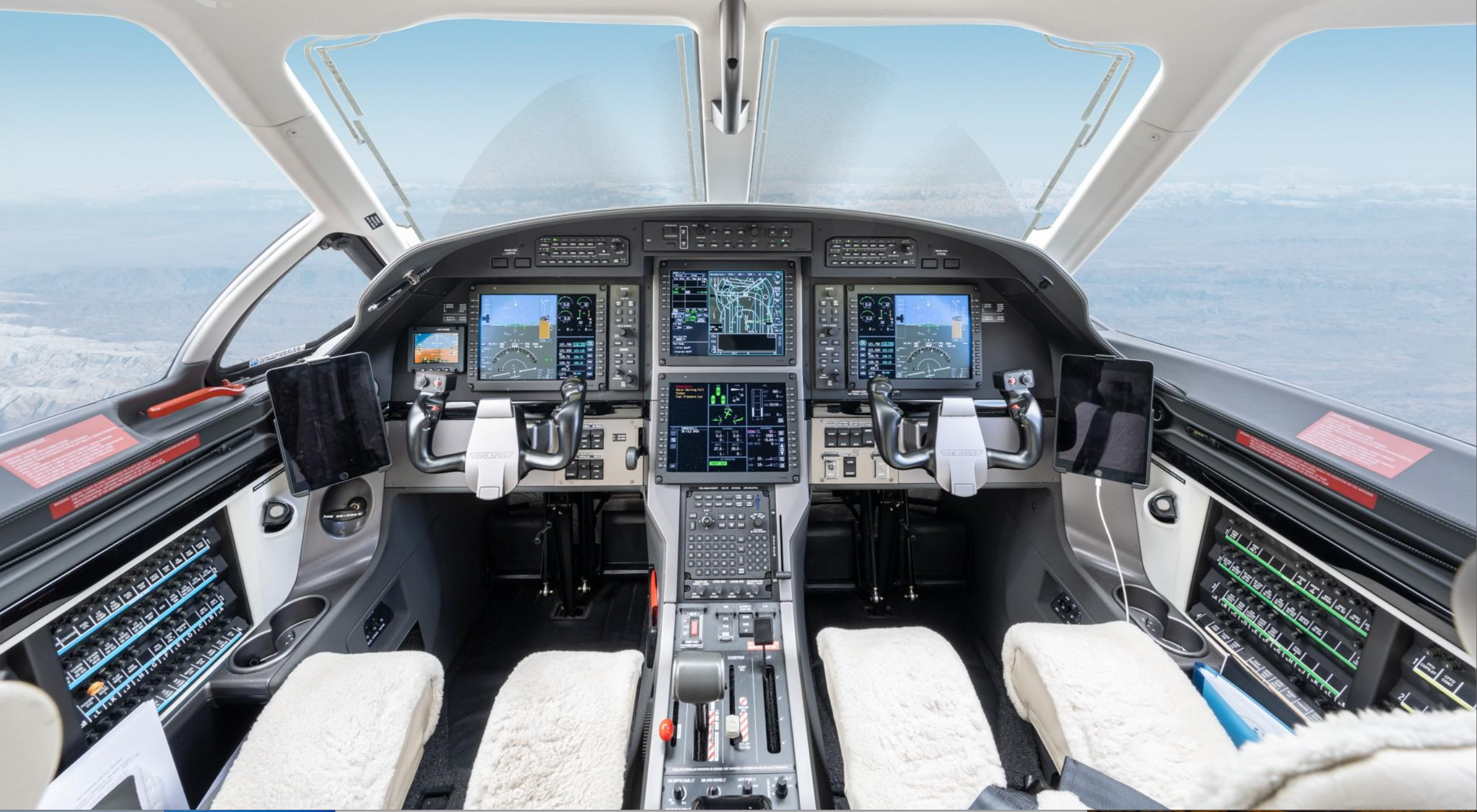 2017 Pilatus PC-12NG, photo 10