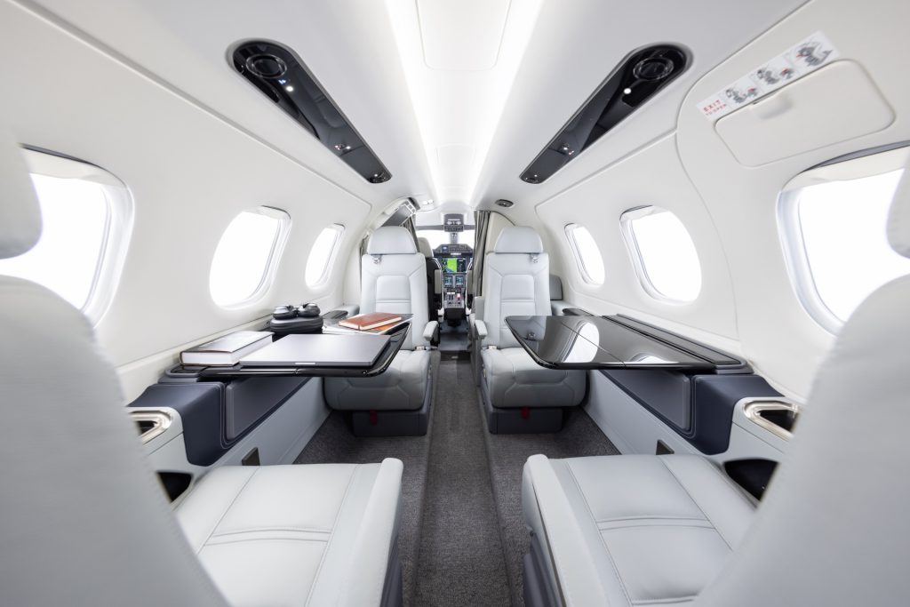Phenom 100 interior
