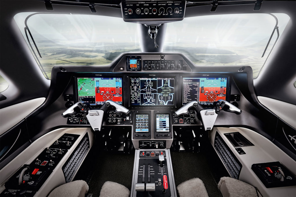 Phenom 300 Flight Deck