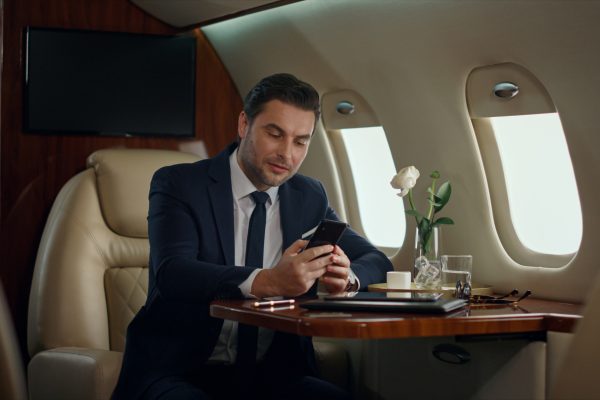 How to Choose an Aircraft Sales Broker in the UK